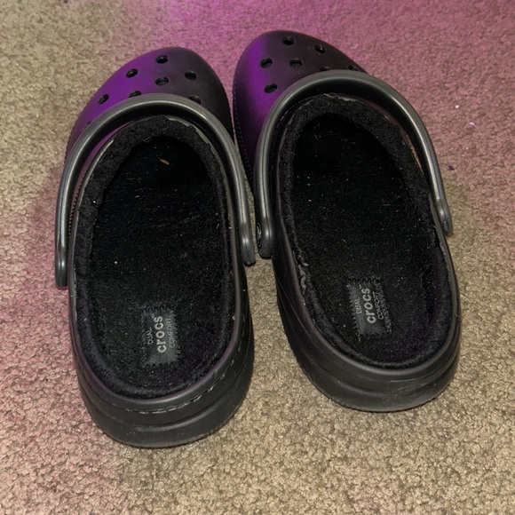 Black fleece lined crocs - Picture 2 of 6